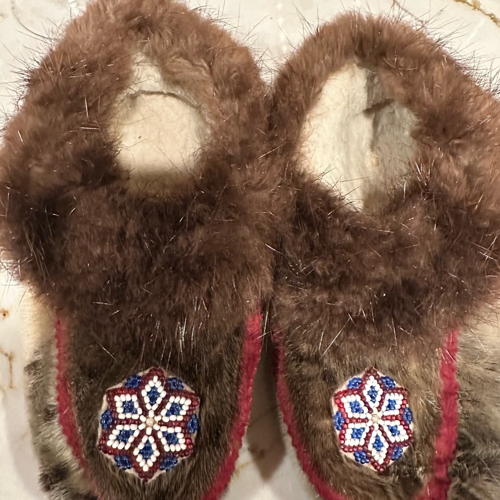 OBO - Vintage Genuine Inuit Fur Slippers